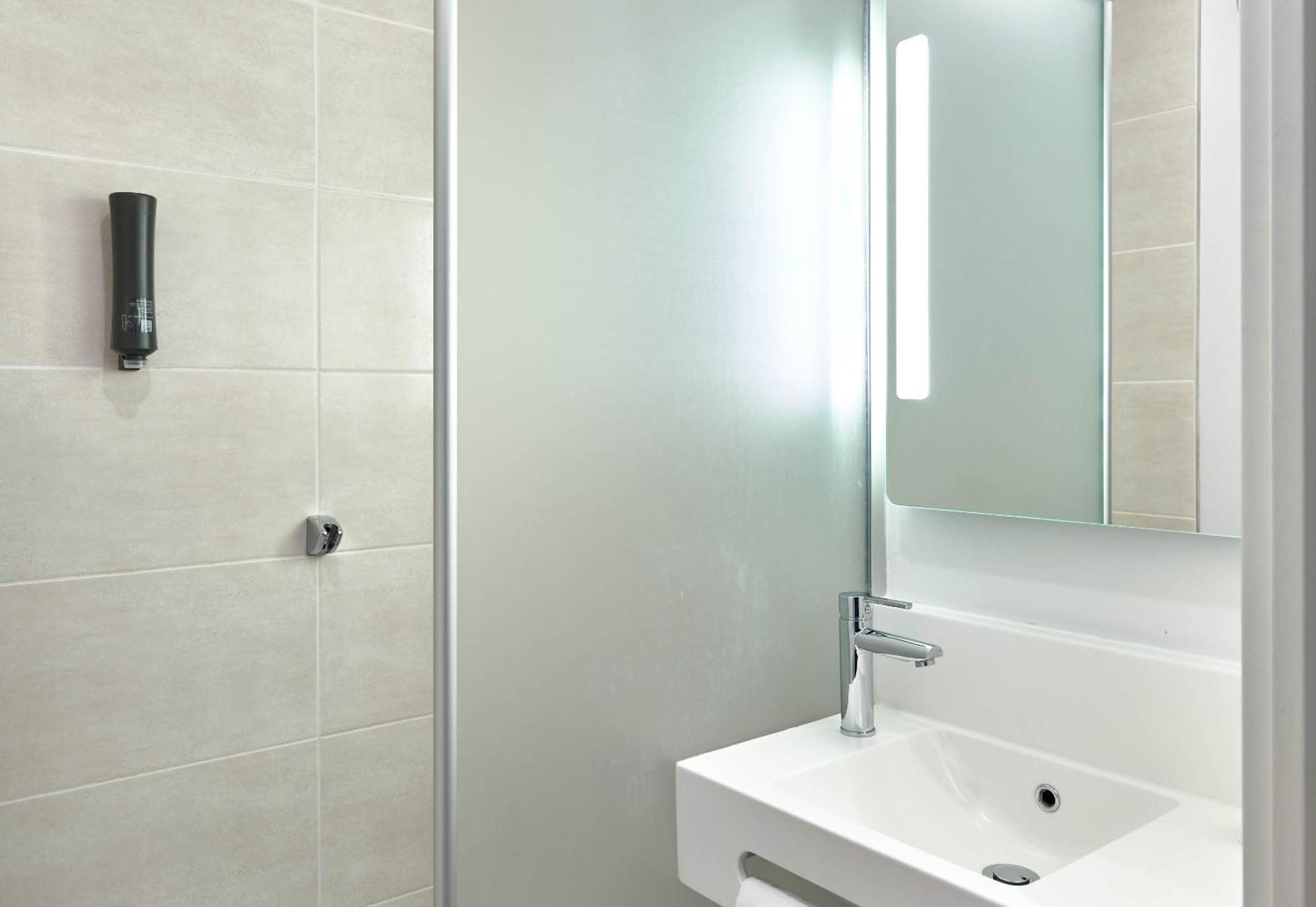 B&B Hotel Paris Meudon Velizy Экстерьер фото
